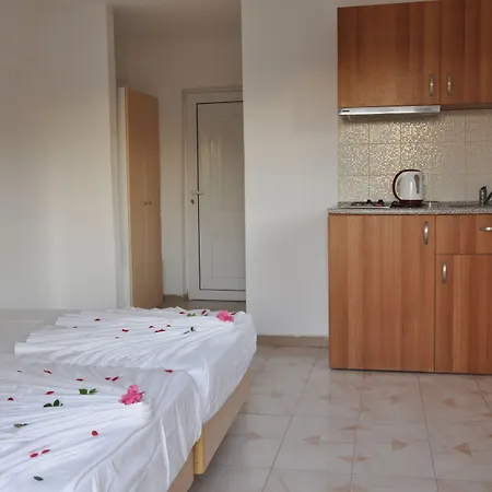 מלון דירות Angelos *