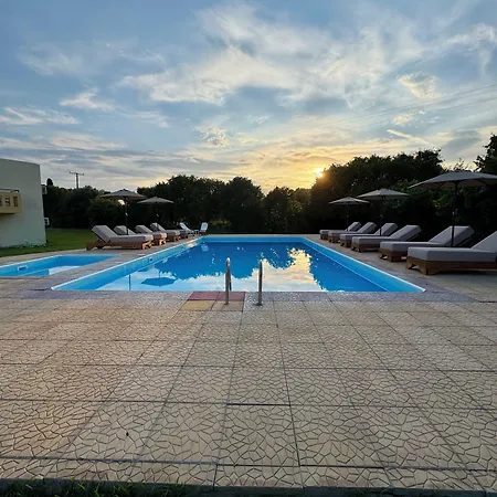 Angelos Aparthotel 3*