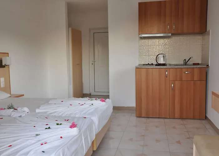 Aparthotel Angelos 3*